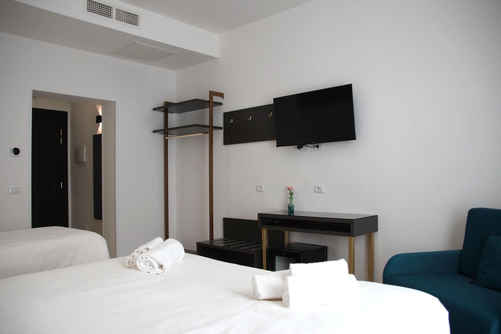 Joyful 148 Luxury Guest House Powered By Joyful Termini Boutique Guest House Roma Ngoại thất bức ảnh